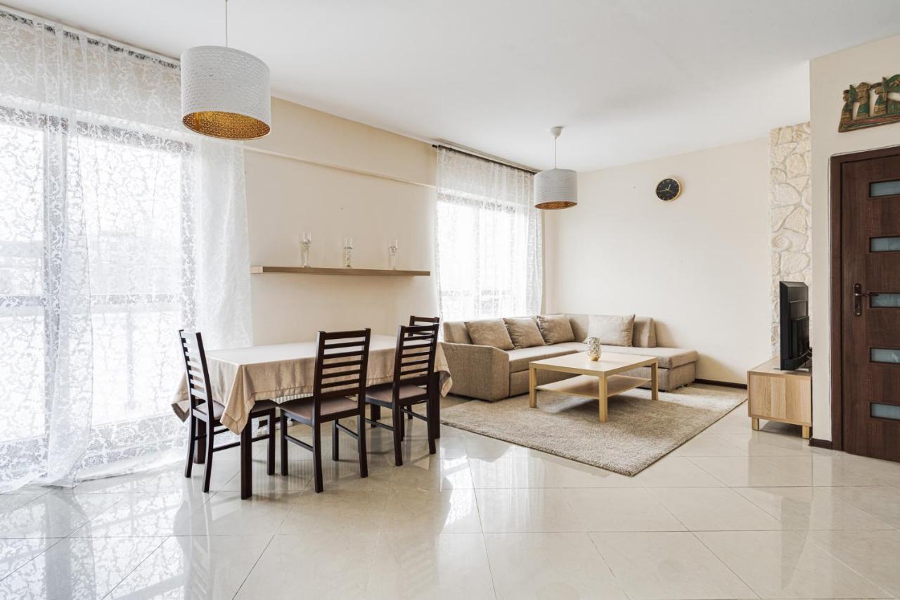 ワルシャワApartament Wiktoria Wilanowアパートメント エクステリア 写真